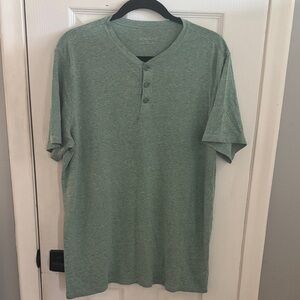 Merona Men's Short Sleeve Green Henley Shirt